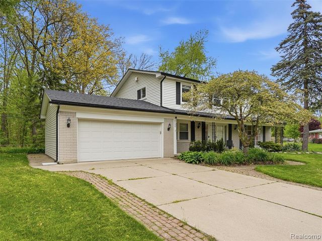 37296 Maple Leaf Court, Clinton Township, MI 48036