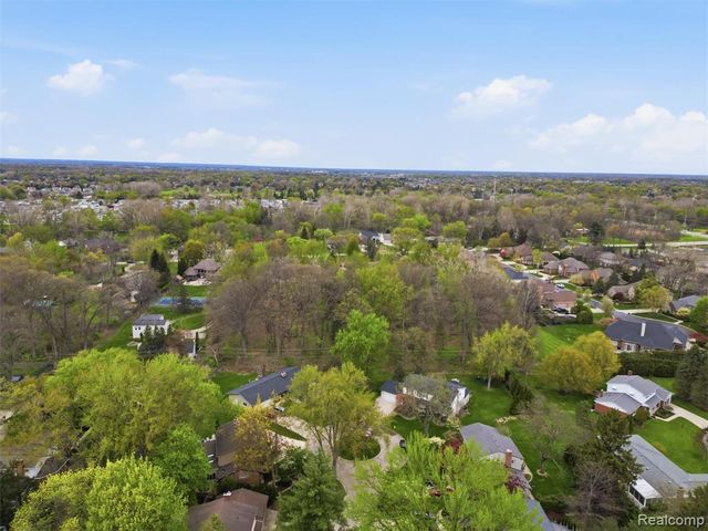 37296 Maple Leaf Court, Clinton Township, MI 48036