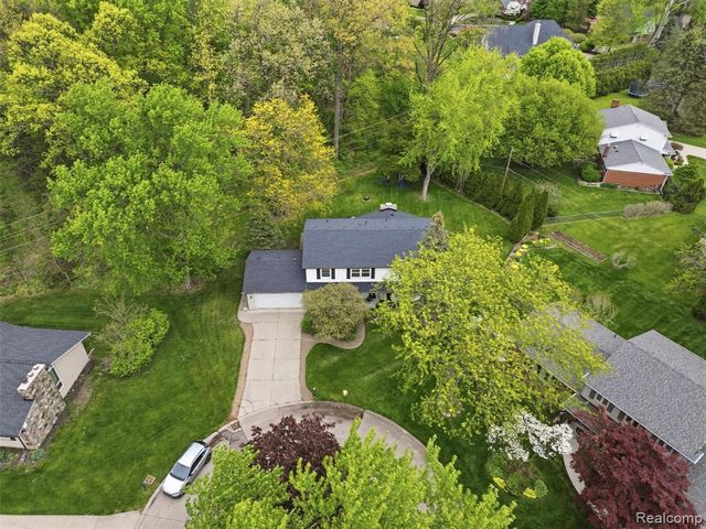 37296 Maple Leaf Court, Clinton Township, MI 48036