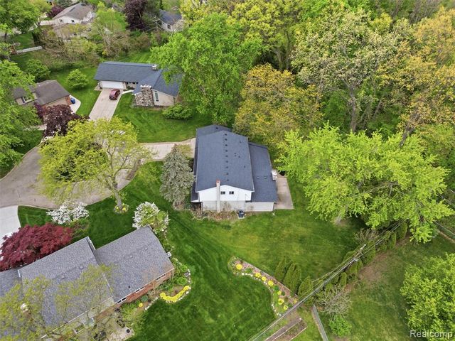 37296 Maple Leaf Court, Clinton Township, MI 48036