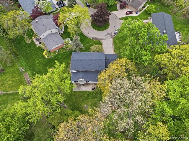 37296 Maple Leaf Court, Clinton Township, MI 48036