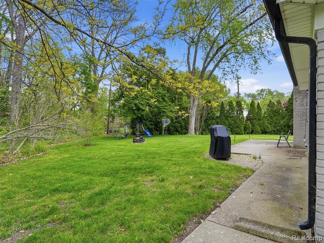 37296 Maple Leaf Court, Clinton Township, MI 48036