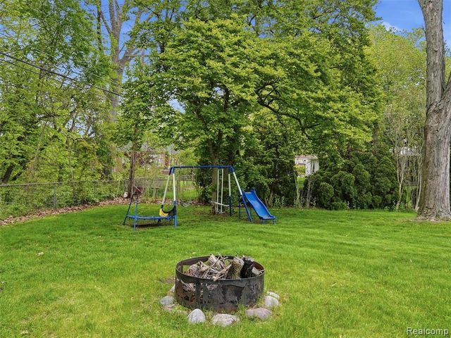 37296 Maple Leaf Court, Clinton Township, MI 48036