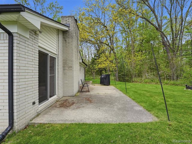 37296 Maple Leaf Court, Clinton Township, MI 48036