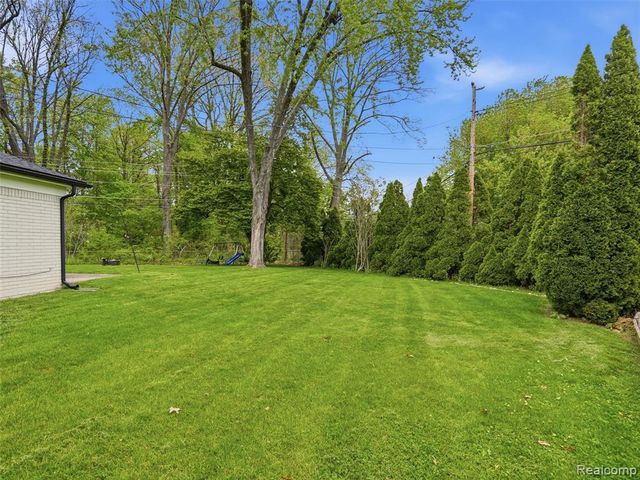 37296 Maple Leaf Court, Clinton Township, MI 48036
