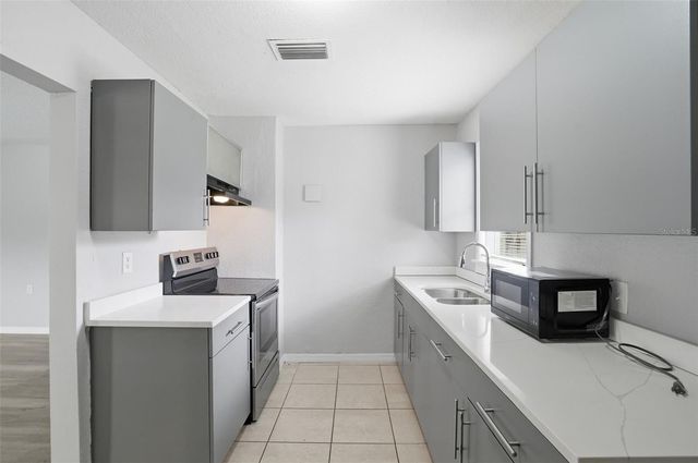 3003 N ADAMS STREET, Tampa, FL 33611