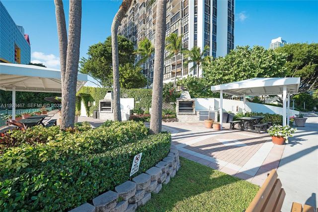 1901 Brickell Ave B905, Miami, FL 33129