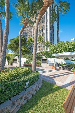 1901 Brickell Ave B905, Miami, FL 33129