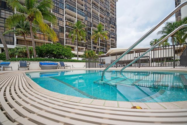 1901 Brickell Ave B905, Miami, FL 33129