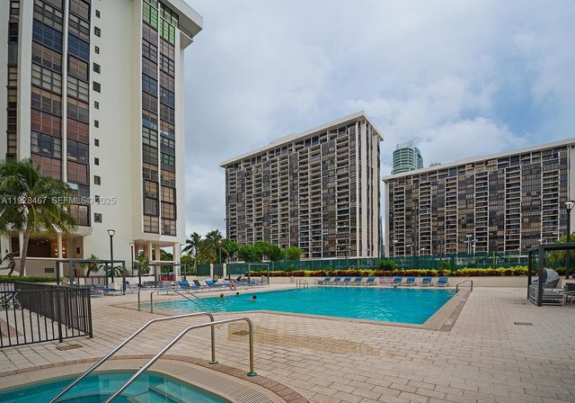 1901 Brickell Ave B905, Miami, FL 33129