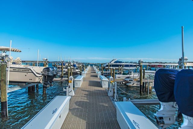 1901 Brickell Ave B905, Miami, FL 33129