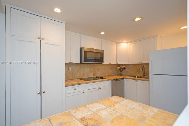 1901 Brickell Ave B905, Miami, FL 33129