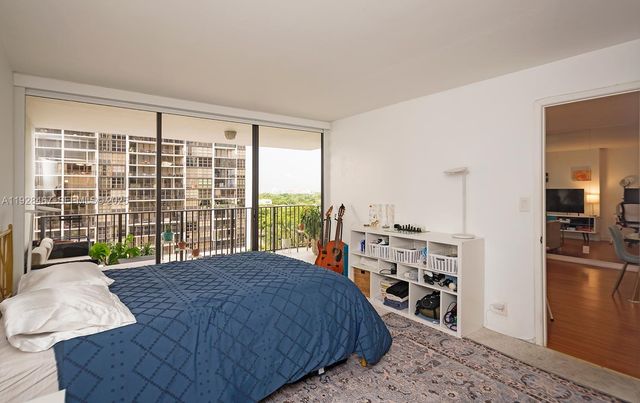 1901 Brickell Ave B905, Miami, FL 33129