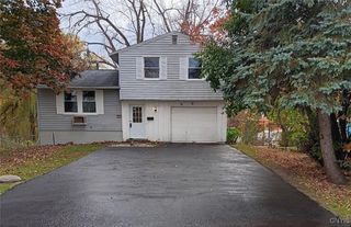 655 Sunflower Drive, Salina, NY 13088