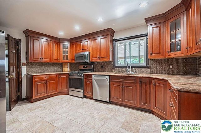 3609 Windy Road, Lowhill Twp, PA 18069