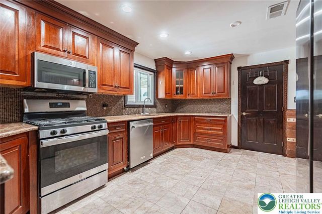 3609 Windy Road, Lowhill Twp, PA 18069