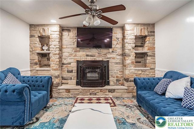 3609 Windy Road, Lowhill Twp, PA 18069