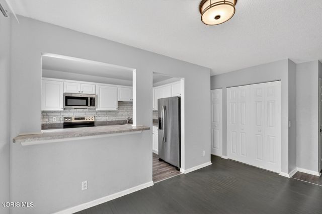 6715 Garden Road, Maumee, OH 43537