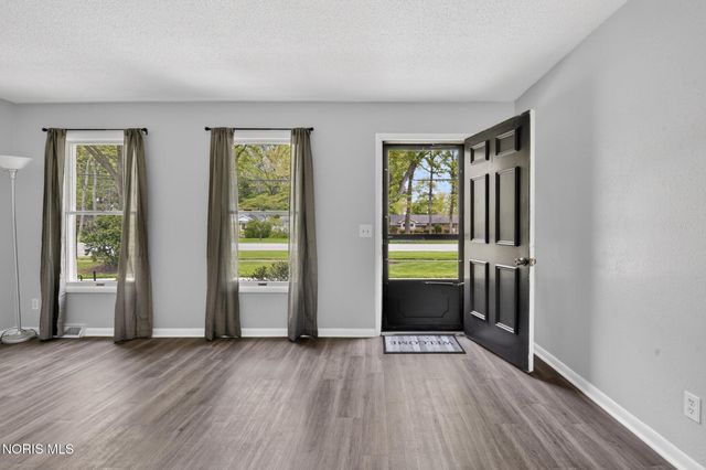 6715 Garden Road, Maumee, OH 43537