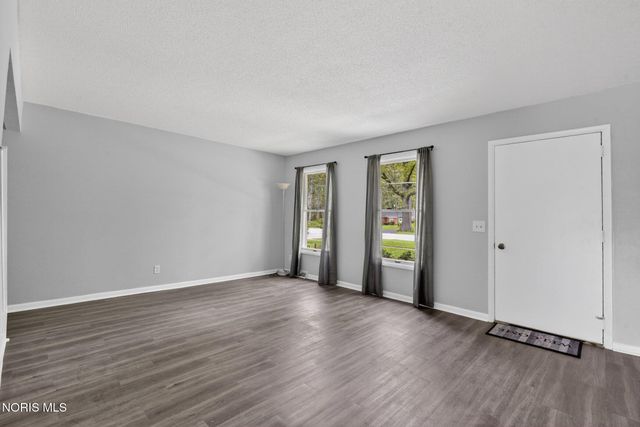 6715 Garden Road, Maumee, OH 43537