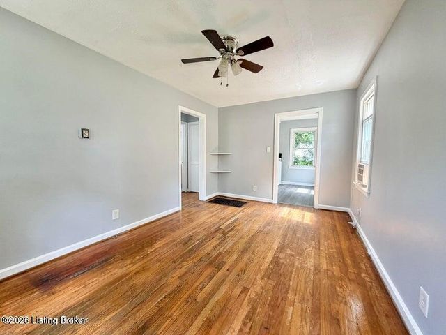 927 Beecher St, Louisville, KY 40215