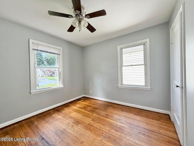 927 Beecher St, Louisville, KY 40215