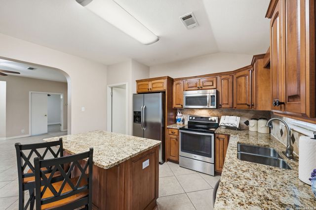 3540 PEACHTREE LN, Schertz, TX 78154