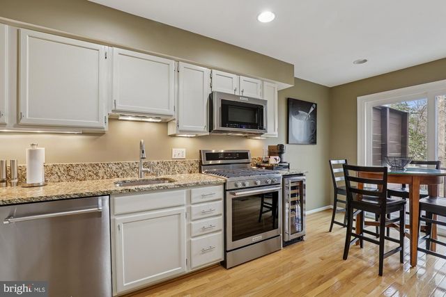 8019 GALLA KNOLL CIR, Springfield, VA 22153
