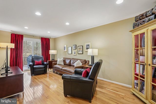 8019 GALLA KNOLL CIR, Springfield, VA 22153