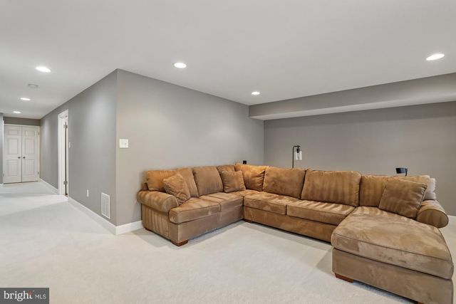 8019 GALLA KNOLL CIR, Springfield, VA 22153