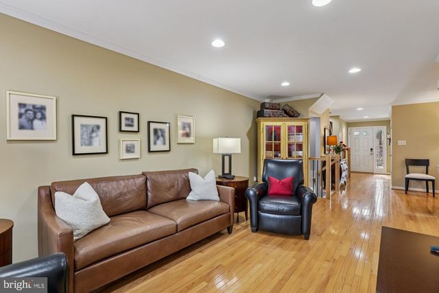 8019 GALLA KNOLL CIR, Springfield, VA 22153