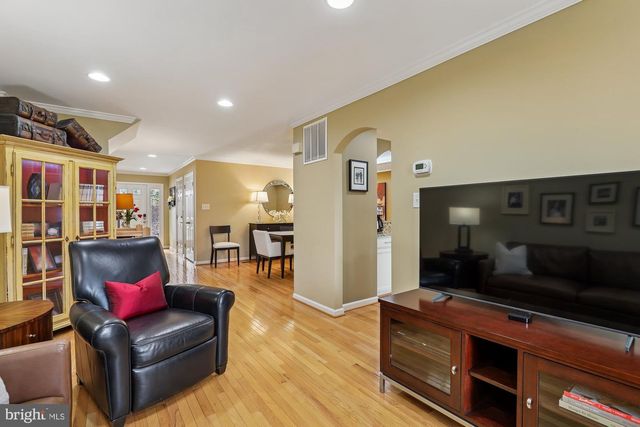 8019 GALLA KNOLL CIR, Springfield, VA 22153