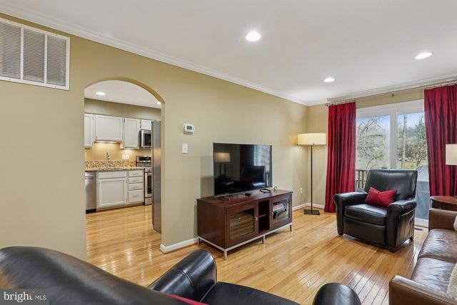 8019 GALLA KNOLL CIR, Springfield, VA 22153