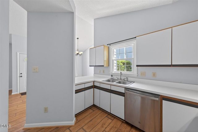 105 Ellsworth Place, Cary, NC 27511