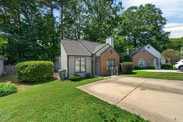 105 Ellsworth Place, Cary, NC 27511