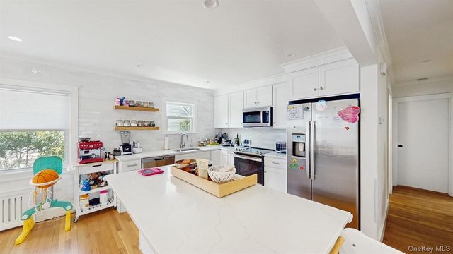 170 Wetherill Road, Garden City, NY 11530