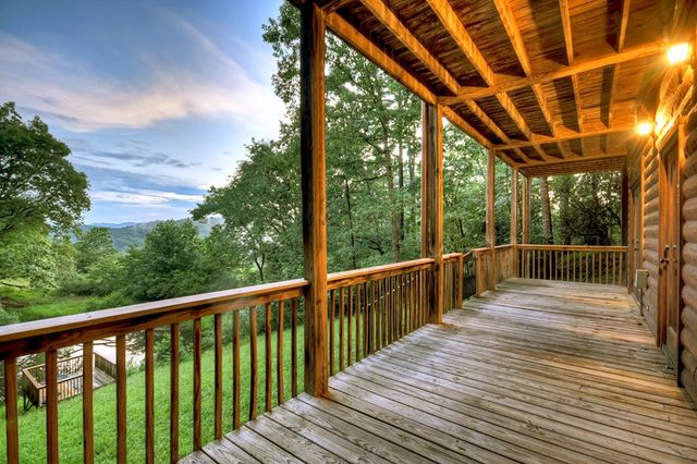 160 Mountain Field Drive, Suches, GA 30572