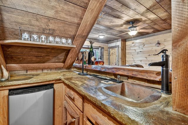 160 Mountain Field Drive, Suches, GA 30572