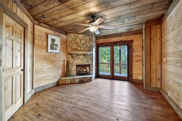 160 Mountain Field Drive, Suches, GA 30572