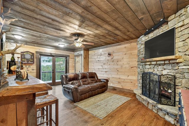 160 Mountain Field Drive, Suches, GA 30572