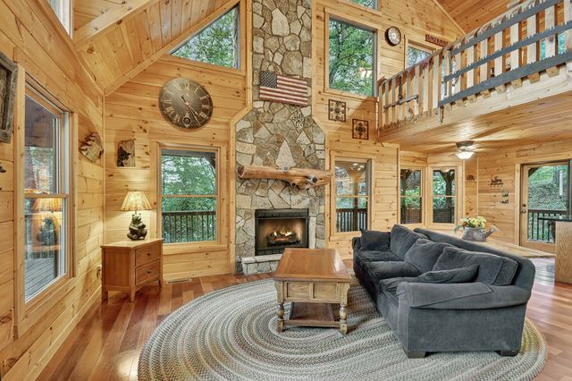 160 Mountain Field Drive, Suches, GA 30572