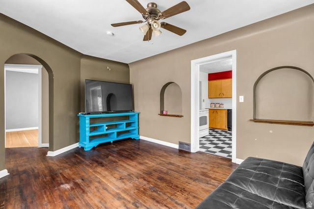 9147 W 3200 S, Magna, UT 84044