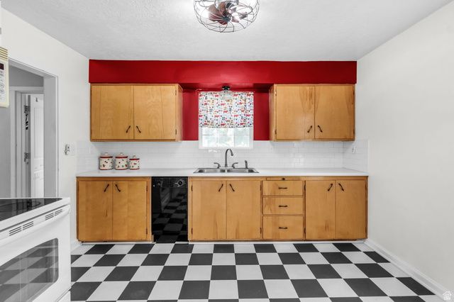 9147 W 3200 S, Magna, UT 84044