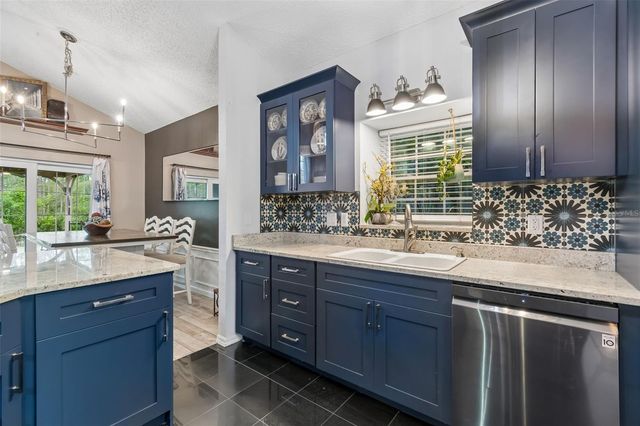 9421 WILLOW COVE COURT, Tampa, FL 33647