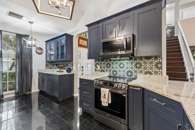 9421 WILLOW COVE COURT, Tampa, FL 33647