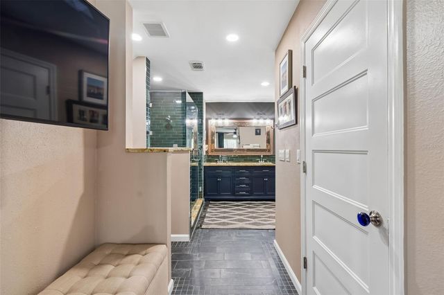 9421 WILLOW COVE COURT, Tampa, FL 33647