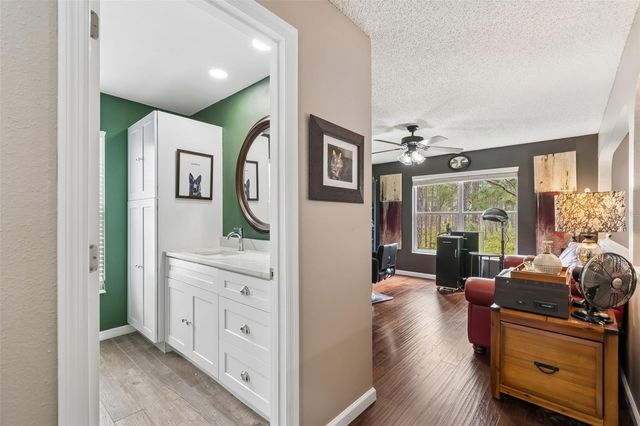 9421 WILLOW COVE COURT, Tampa, FL 33647