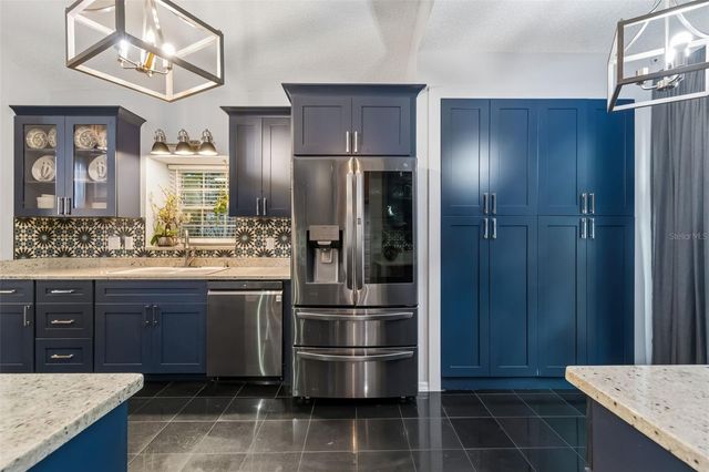 9421 WILLOW COVE COURT, Tampa, FL 33647