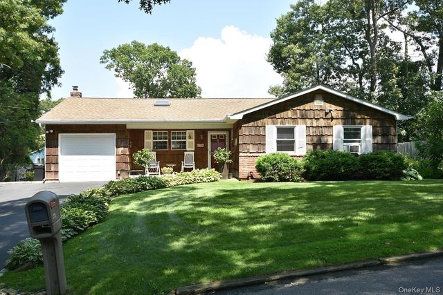 273 Deer Road, Ronkonkoma, NY 11779