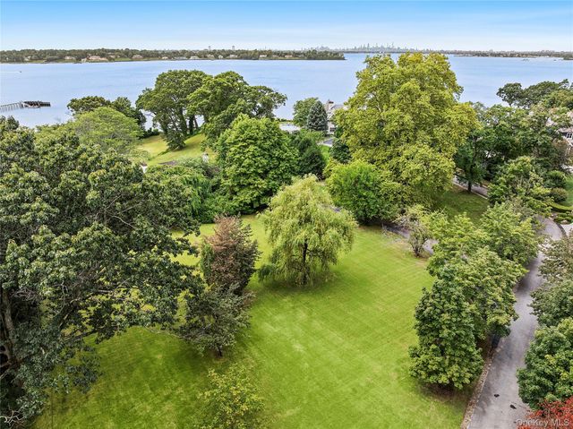 45 Cedar Lane, Sands Point, NY 11050